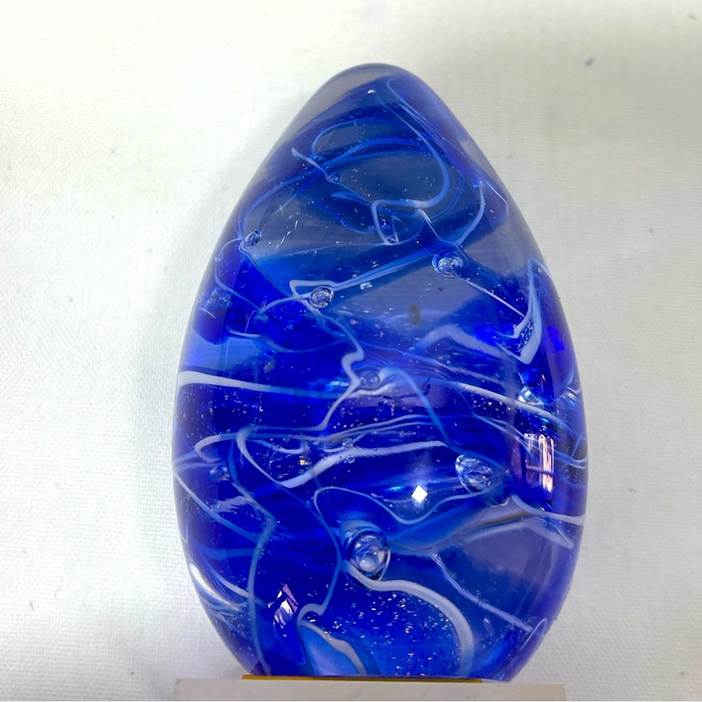 Handblown Paperweight Swirl blue egg shape 3 1/2 tall 6 1/2 round